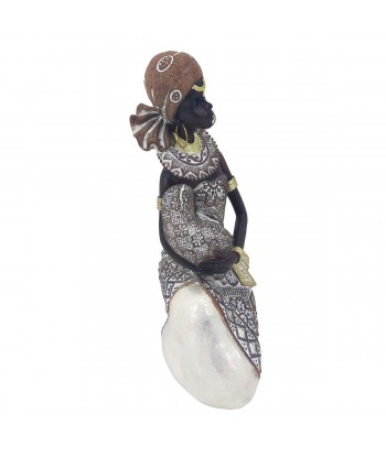 Africana arrodillada