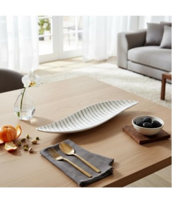 Plato de resina moderno con diseño ondulado para decoración elegante