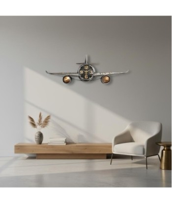Reloj de metal estilo avión con detalles vintage y esfera negra