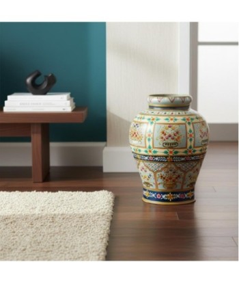 Jarrón de metal decorativo con estilo floral
