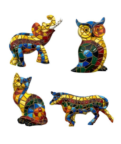 Figuras decorativas de resina: búho, elefante, gato y toro multicolor