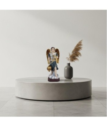 Figura Religiosa San Selatiel de Resina con Detalles Dorados y Cadenas